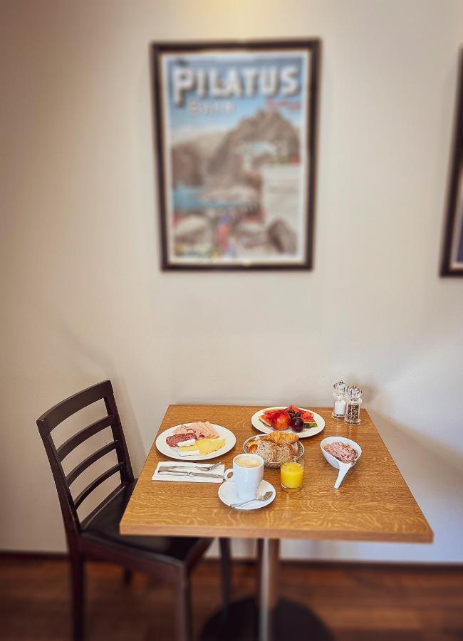 Gasthaus Zur Waldegg Horw Bagian luar foto