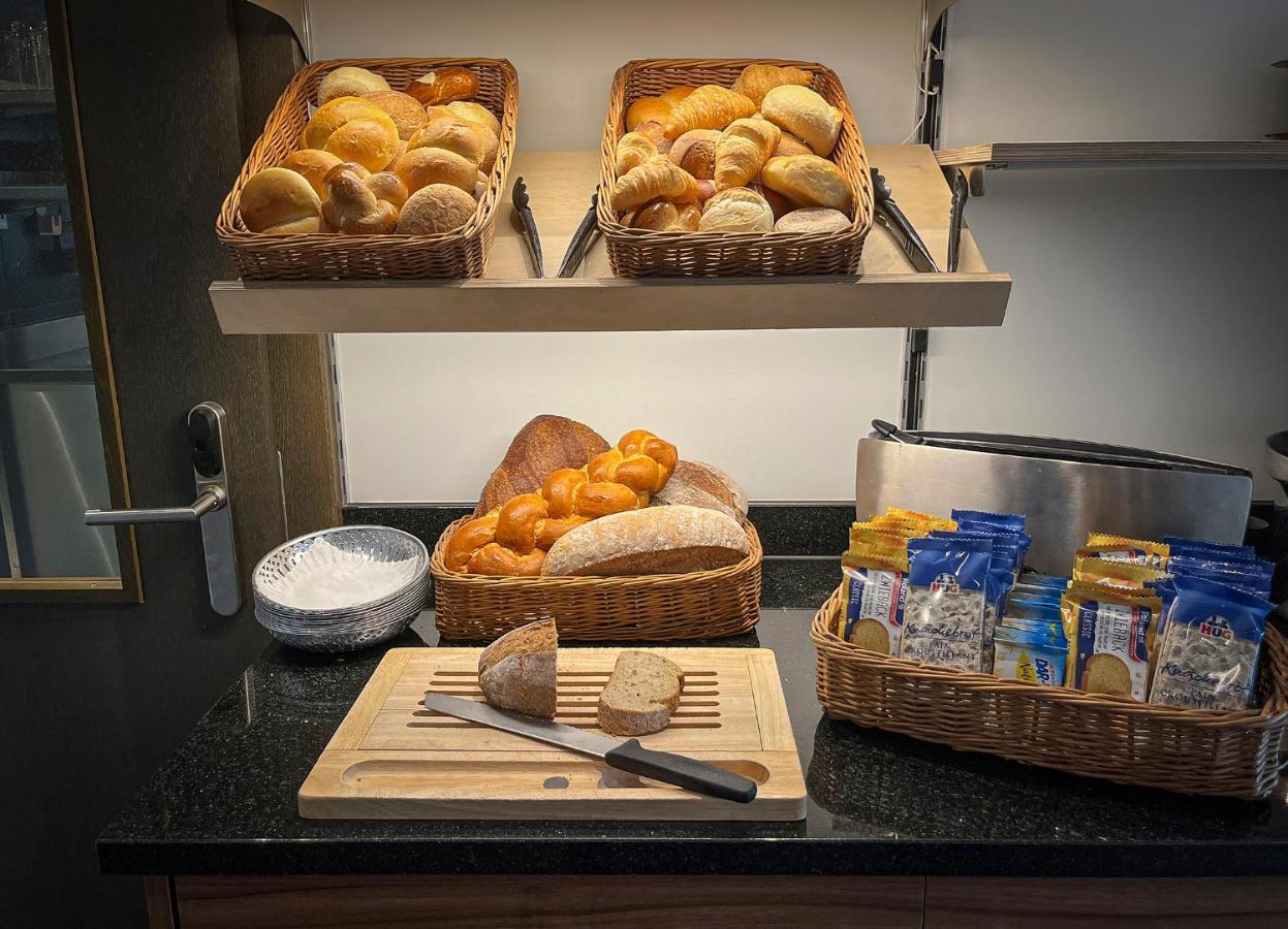 Gasthaus Zur Waldegg Horw Bagian luar foto