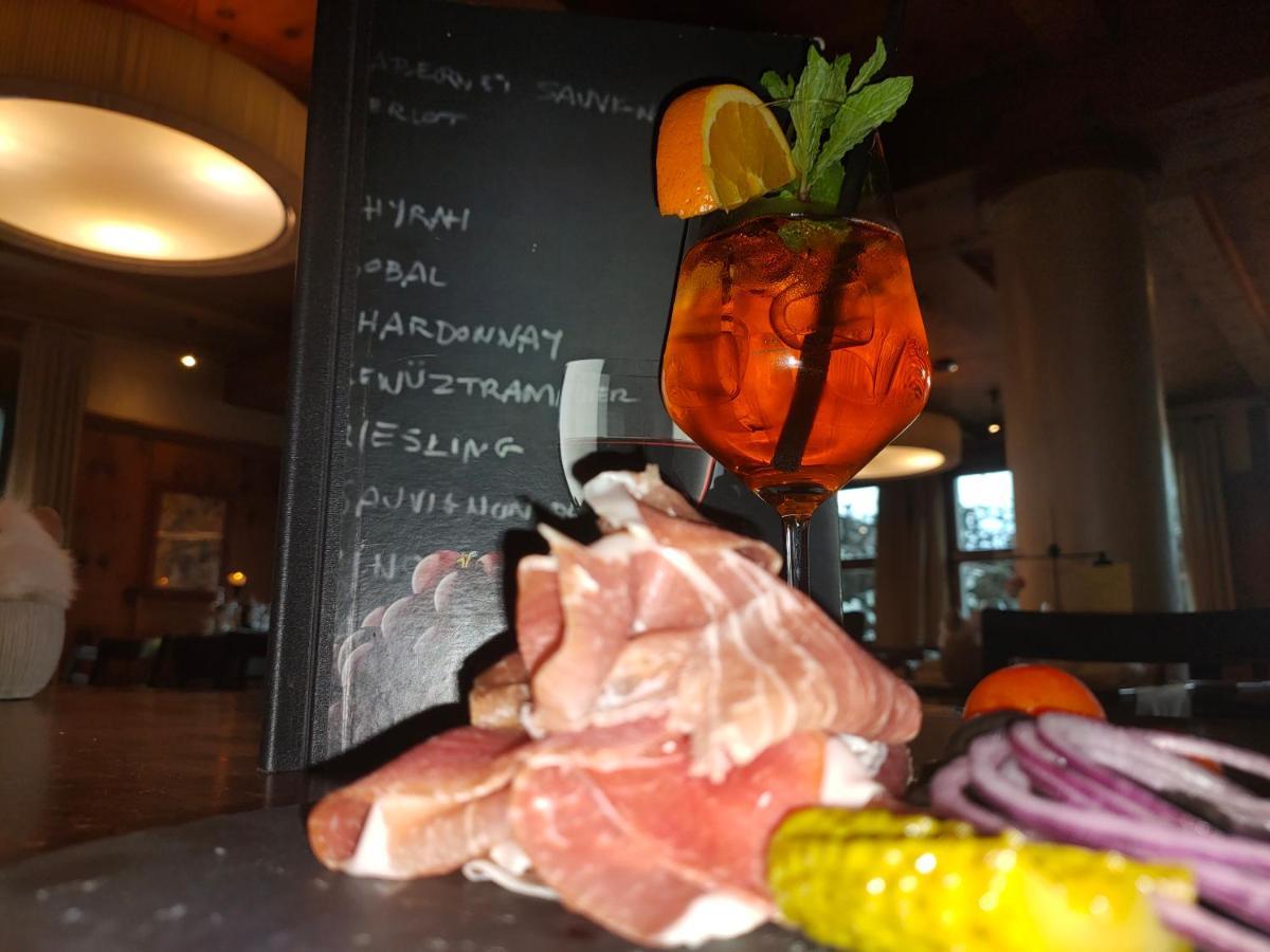 Gasthaus Zur Waldegg Horw Bagian luar foto